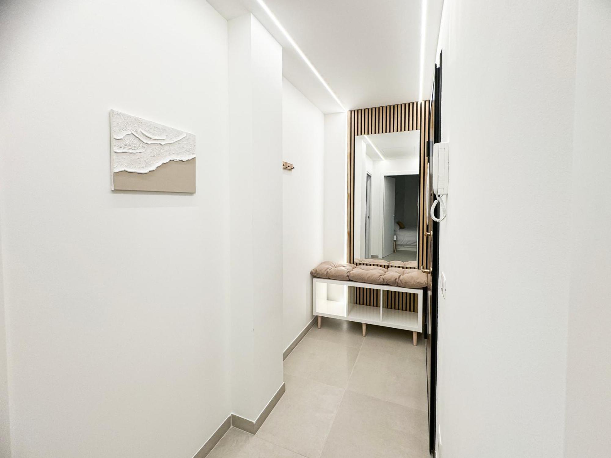 Casa Febo, In Centro Con Parcheggio Privato A 200 Mt Dal Mare Hotell Bordighera Exteriör bild