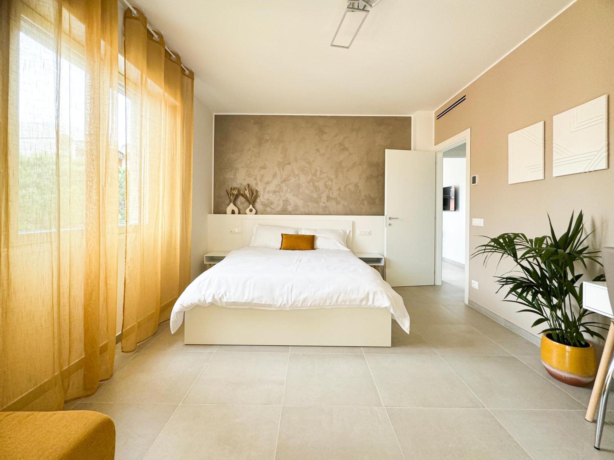 Casa Febo, In Centro Con Parcheggio Privato A 200 Mt Dal Mare Hotell Bordighera Exteriör bild